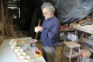  Robb decorating medium pottery mugs